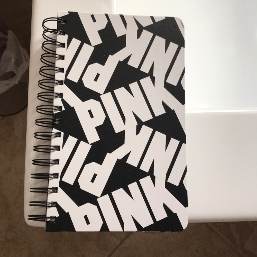 VS pink agenda brand new 2018-2019